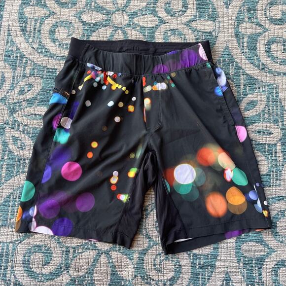 Lululemon Men's Shorts Black Multi-Color Lights Print - Size M - Picture 2 of 10